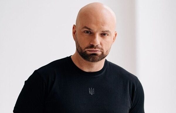 Новини культури - Відомий ведучий опинився в епіцентрі обстрілу