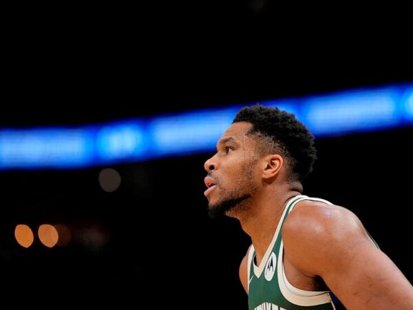 Новини спорту - Янніс Адетокунбо травмований і до кінця року навряд чи з’явиться на паркеті