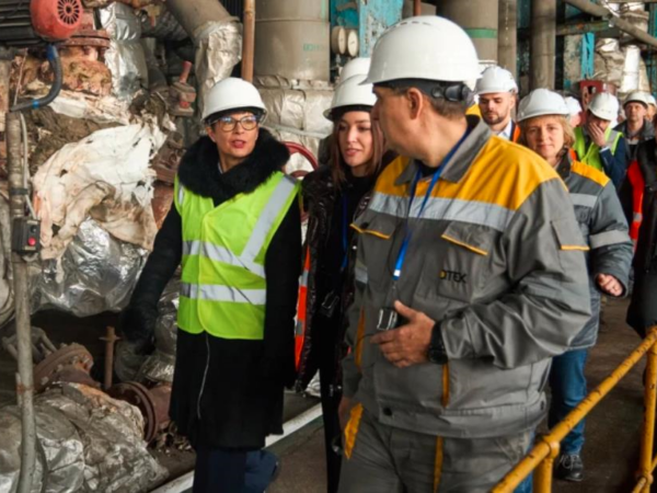 Новини бізнесу - Єврокомісарка відвідала пошкоджену обстрілами ТЕС ДТЕК