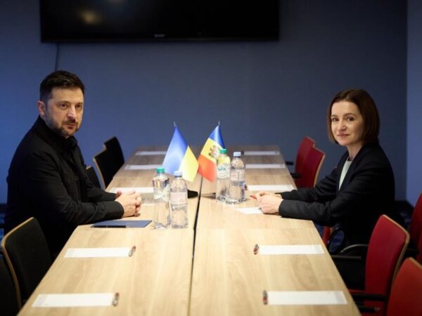 Новини України - Зеленський і Санду провели переговори у Гаазі