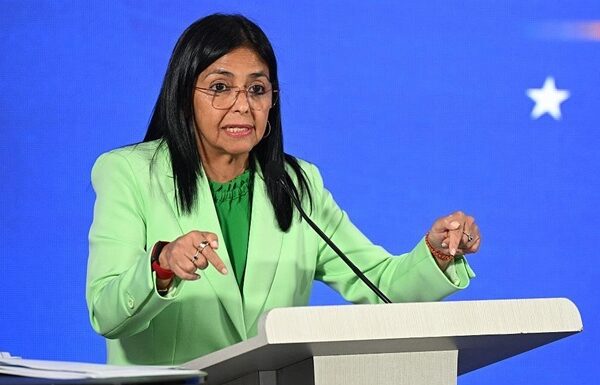 Новини світу - Армія Венесуели підтримала нову очільницю країни