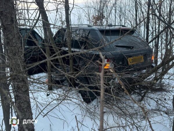 Новини України - Авто з ухилянтами збило прикордонника, намагаючись потрапити до Румунії