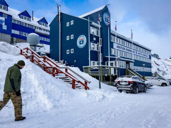 Новини світу - Данія і Швеція відправили військових в Гренландію на тлі погроз Трампа