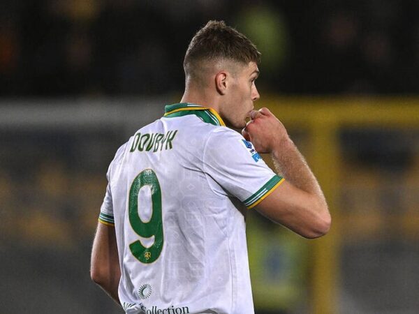 Новини спорту - Довбик виклався на повну в матчі з Лечче і знову травмований