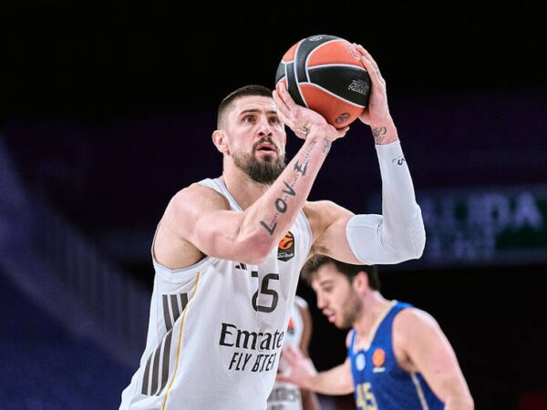 Без категорії - Лень вийшов на паркет ненадовго, але встиг поасистувати