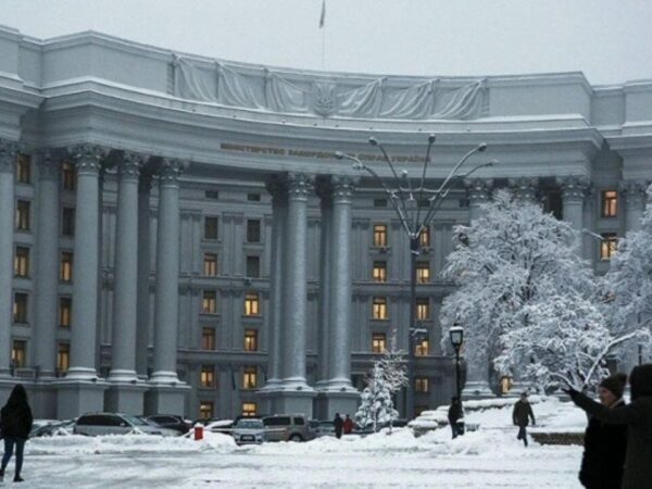 Новини світу - МЗС радить українцям виїжджати з Ірану