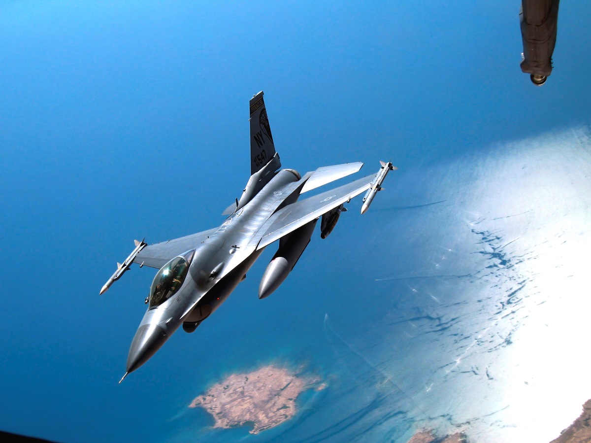 Новини світу - На Тайвані під час навчань зник винищувач F-16