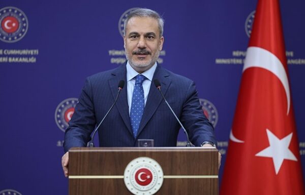 Новини України - Переговори в Парижі: Туреччина заявила про прогрес у питанні миру в Україні