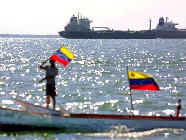 Новини світу - США затримали танкер, пов'язаний з Росією - ЗМІ