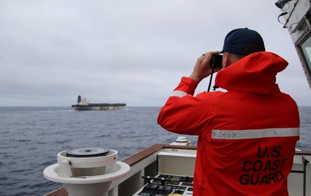 Новини світу - "Тіньові" танкери міняють прапори на російський, щоб "захиститись" - ЗМІ