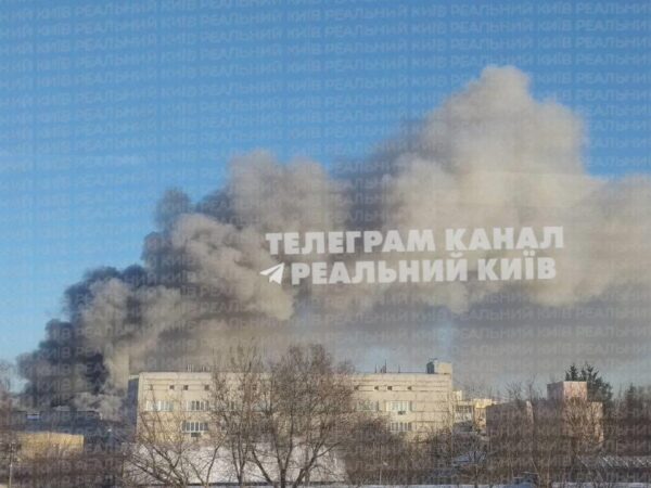 Новини Києва - У Києві спалахнула масштабна пожежа на складі