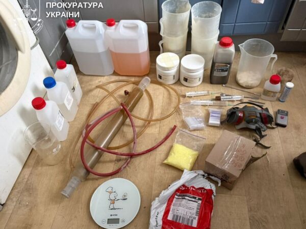 Новини Києва - У Києві викрили лабораторію з амфетаміну в орендованій квартирі