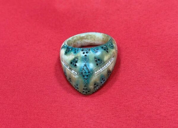 Технології - У Туреччині знайшли перстень лучника з перлинами віком понад 800 років