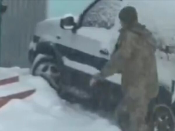 Новини України - Військовий застосував газовий балончик проти дівчинки: в ТЦК відреагували